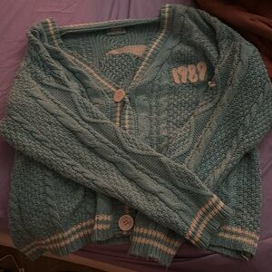Taylor Swift 1989 official cardigan